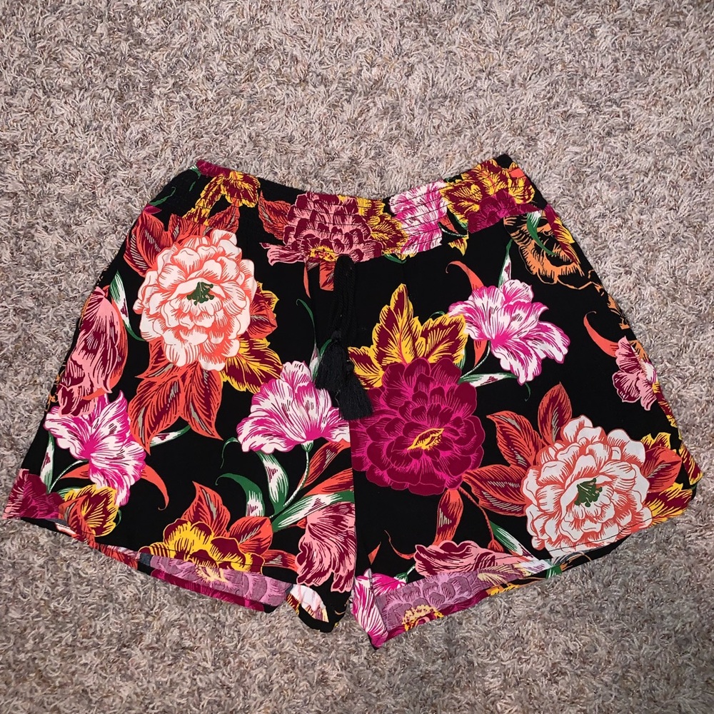 Flowy floral shorts